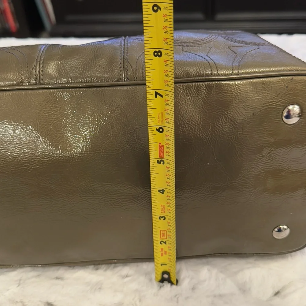 Coach Signature Stitch Patent Leather, Olive Green, 3 Section KISS Lock Purse - Picture 16 of 16